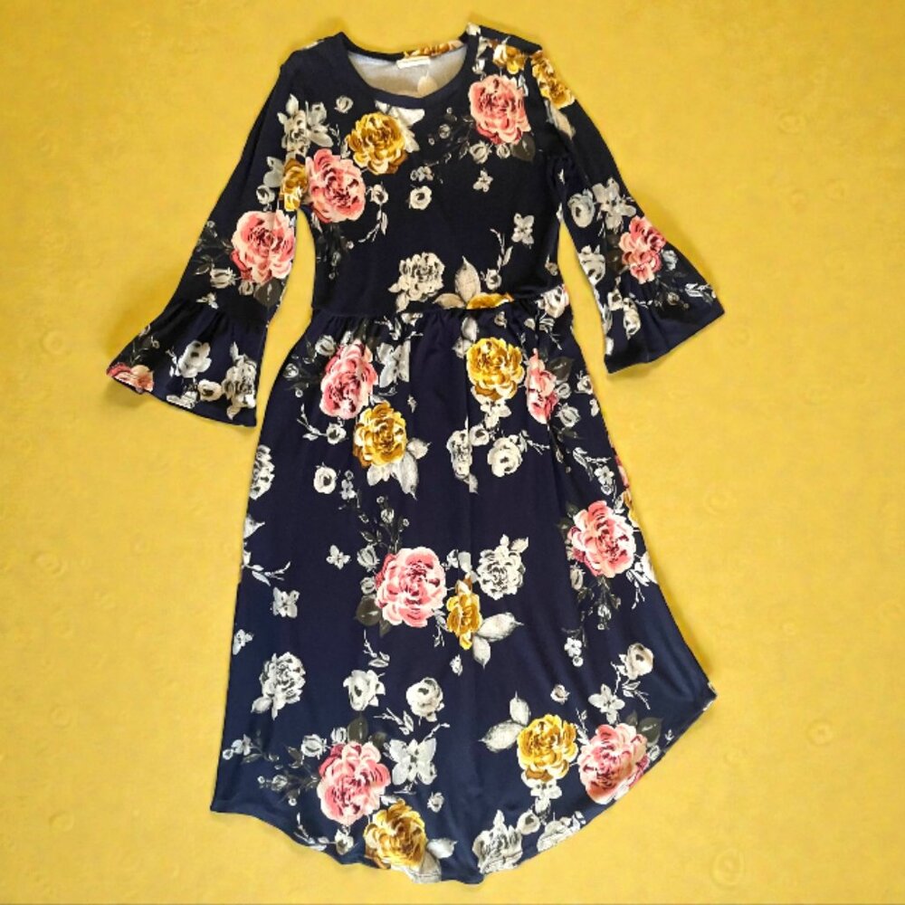 Reborn Women's Dress size M blue floral cotton stretch Bell Sleeve Flower Dress